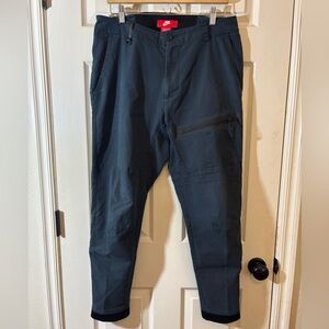 Nike Men's Dark Gray Cargo Pants